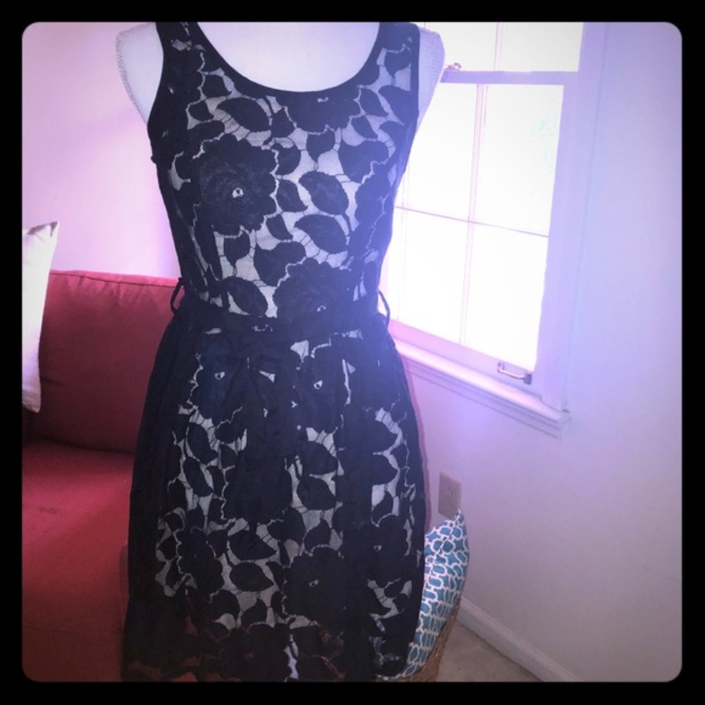 NWOT Lace dress with ribbon belt